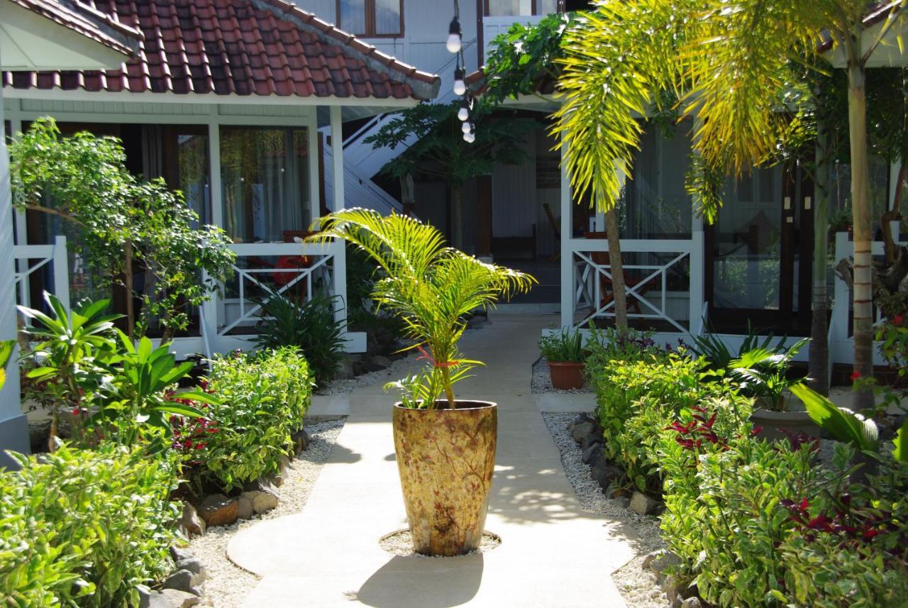 The High Dive Gili Gede By Ultimate Resorts Luaran gambar